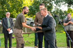 20250907_180558_A1_04211-De